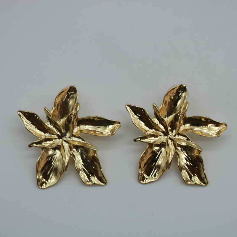 E59BBEE78987-83.png earring